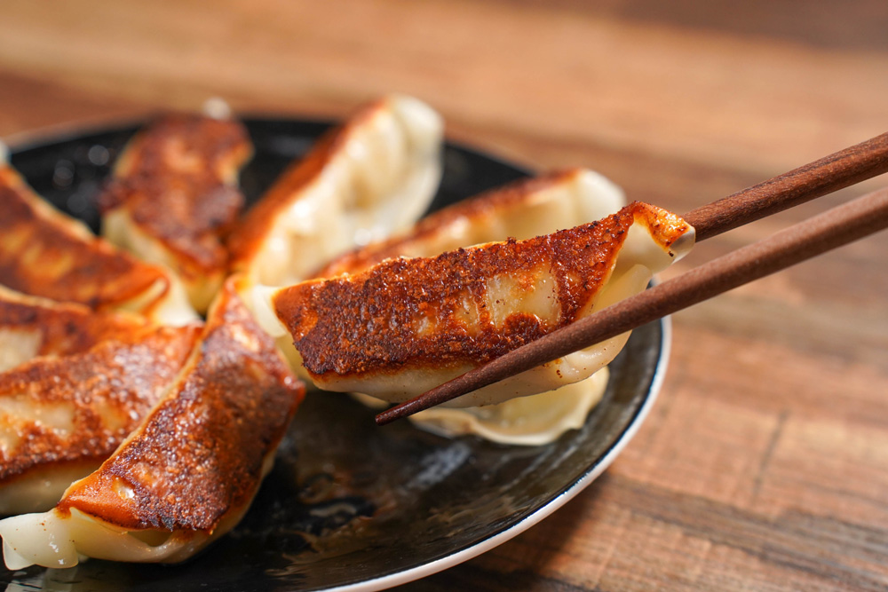 お腹が空いたら名物料理を堪能
